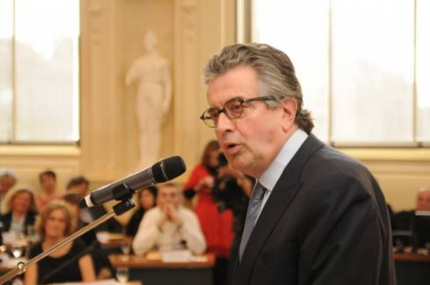 Conseil municipal : Alain Claeys réélu maire