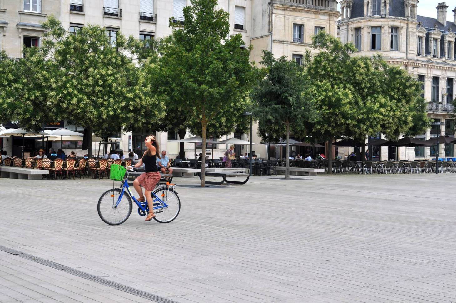 Poitiers : des travaux sur les pavés de la place Leclerc