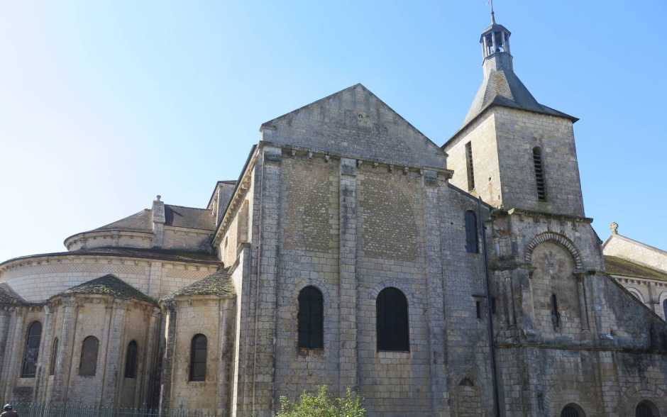 Poitiers : l'incendiaire présumé de l'église Saint-Hilaire jugé demain