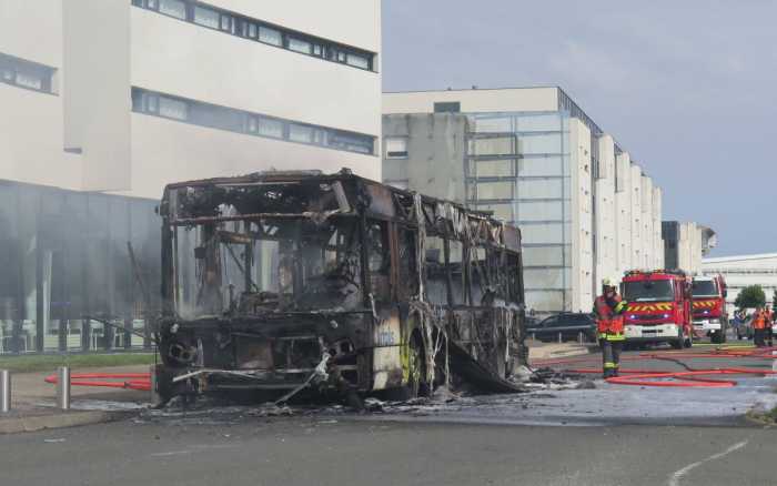 Chasseneuil-du-Poitou - Un bus Vitalis prend feu, pas de blessé