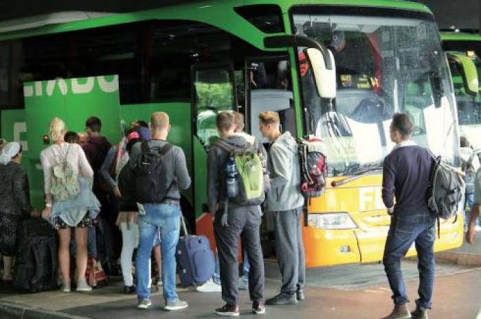 Les bus Macron font le plein